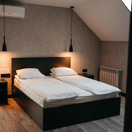 Bastion Motel Samostrely ภายนอก รูปภาพ