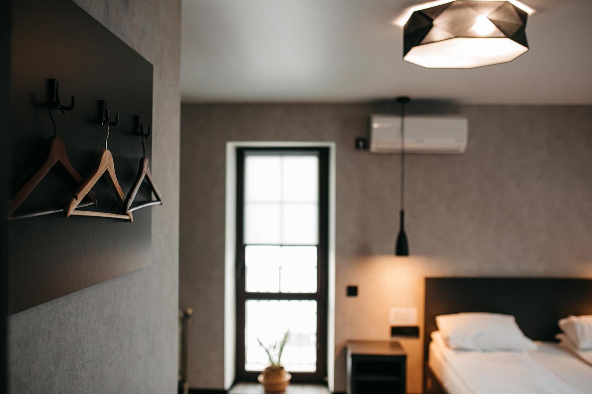 Bastion Motel Samostrely ภายนอก รูปภาพ